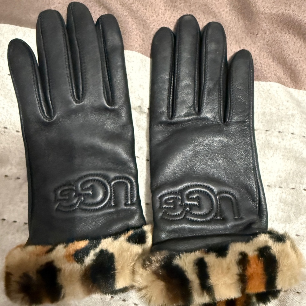 UGG Black Leather Gloves with Animal Print Fur